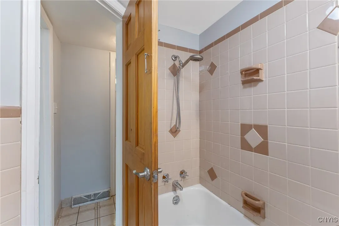 617 Mertens Avenue, Syracuse, New York 13203, Syracuse, New York 13203, 3 Bedrooms Bedrooms, 7 Rooms Rooms,2 BathroomsBathrooms,Residential,For Sale,617 Mertens Avenue, Syracuse, New York 13203,S1622225