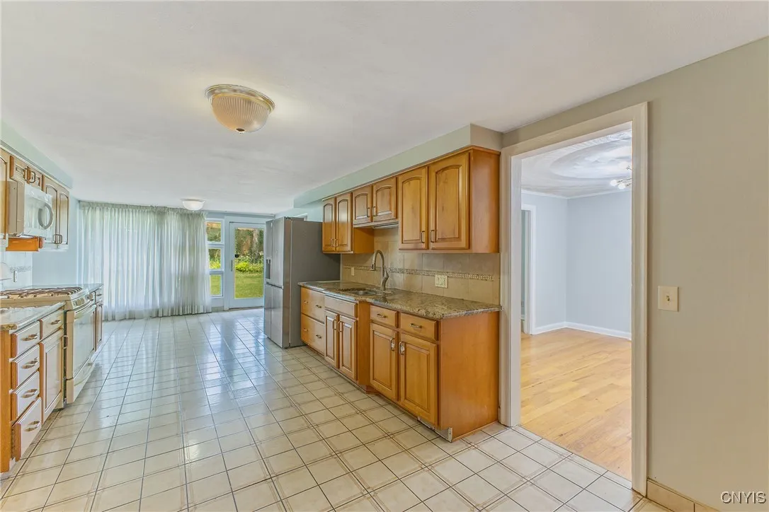 617 Mertens Avenue, Syracuse, New York 13203, Syracuse, New York 13203, 3 Bedrooms Bedrooms, 7 Rooms Rooms,2 BathroomsBathrooms,Residential,For Sale,617 Mertens Avenue, Syracuse, New York 13203,S1622225