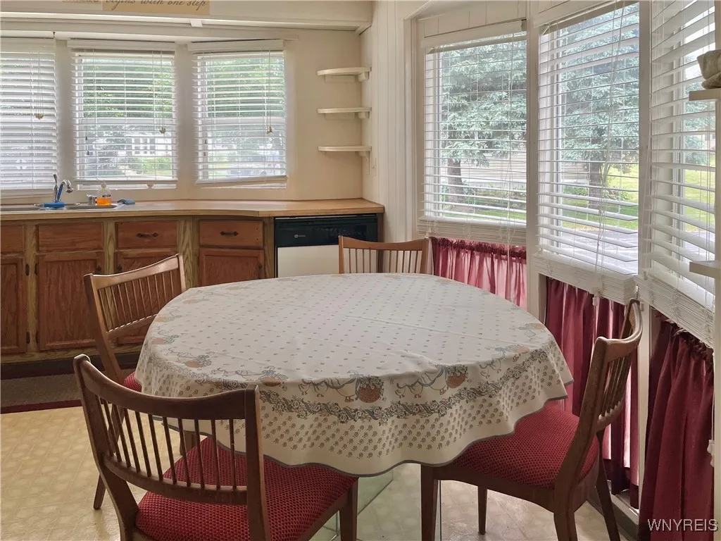 62 Marseille Avenue, West Seneca, New York 14224, West Seneca, New York 14224, 2 Bedrooms Bedrooms, 5 Rooms Rooms,1 BathroomBathrooms,Residential,For Sale,62 Marseille Avenue, West Seneca, New York 14224,B1620328