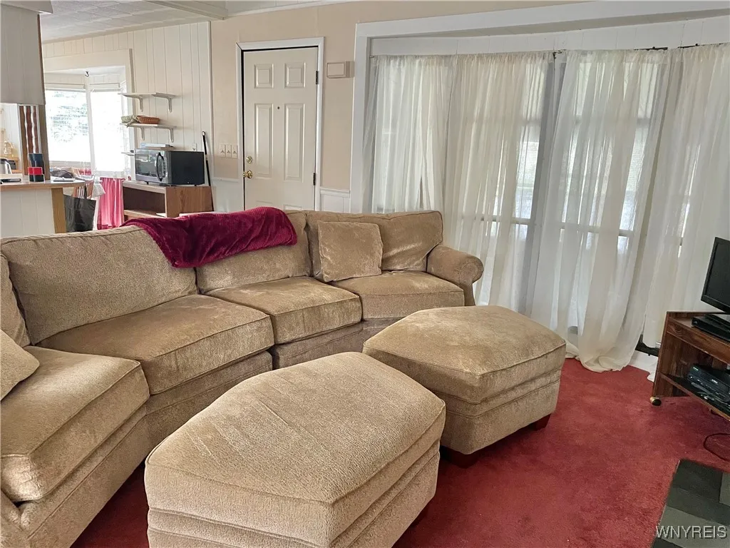 62 Marseille Avenue, West Seneca, New York 14224, West Seneca, New York 14224, 2 Bedrooms Bedrooms, 5 Rooms Rooms,1 BathroomBathrooms,Residential,For Sale,62 Marseille Avenue, West Seneca, New York 14224,B1620328