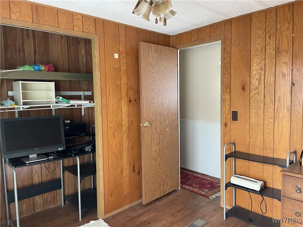 62 Marseille Avenue, West Seneca, New York 14224, West Seneca, New York 14224, 2 Bedrooms Bedrooms, 5 Rooms Rooms,1 BathroomBathrooms,Residential,For Sale,62 Marseille Avenue, West Seneca, New York 14224,B1620328