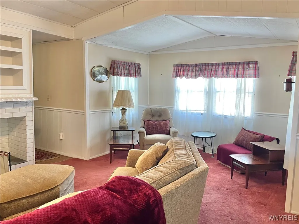 62 Marseille Avenue, West Seneca, New York 14224, West Seneca, New York 14224, 2 Bedrooms Bedrooms, 5 Rooms Rooms,1 BathroomBathrooms,Residential,For Sale,62 Marseille Avenue, West Seneca, New York 14224,B1620328
