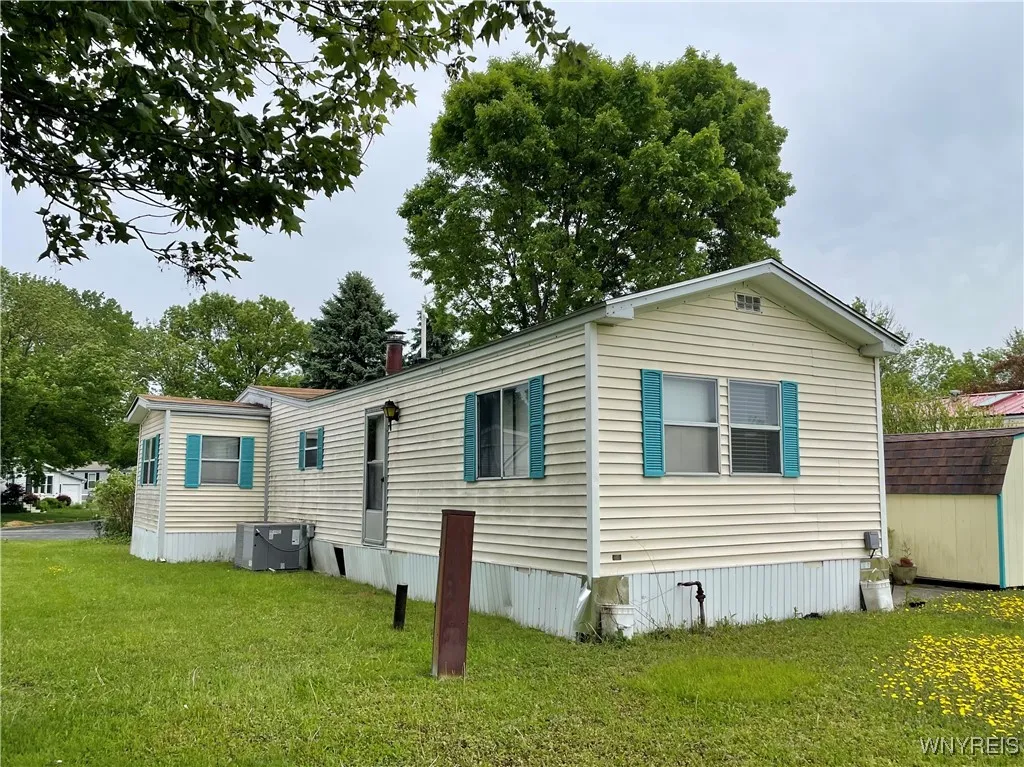 62 Marseille Avenue, West Seneca, New York 14224, West Seneca, New York 14224, 2 Bedrooms Bedrooms, 5 Rooms Rooms,1 BathroomBathrooms,Residential,For Sale,62 Marseille Avenue, West Seneca, New York 14224,B1620328