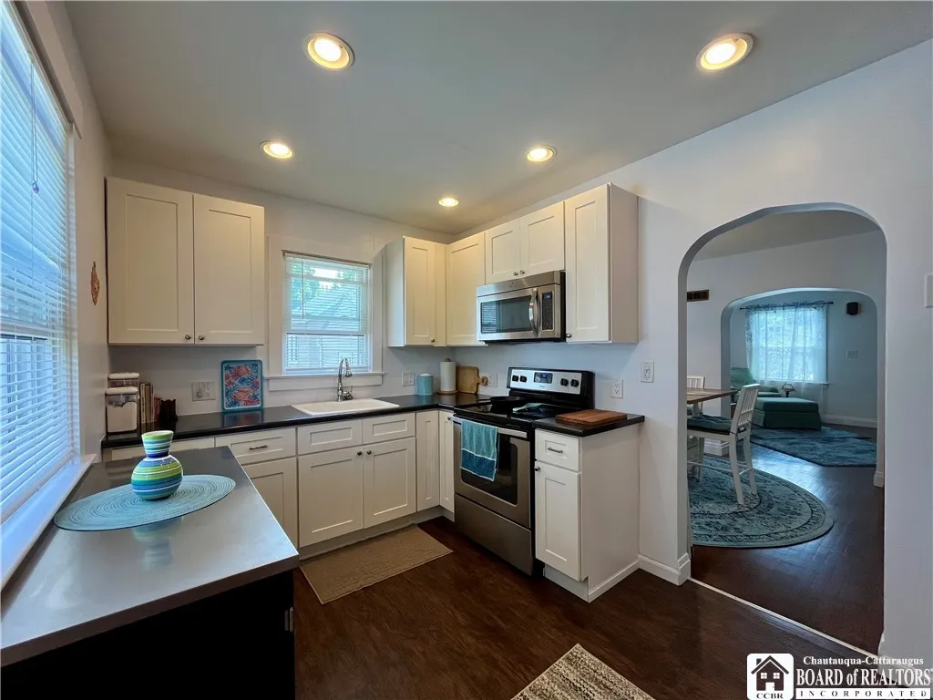 185 Colfax Street, Jamestown, New York 14701, Jamestown, New York 14701, 2 Bedrooms Bedrooms, 6 Rooms Rooms,1 BathroomBathrooms,Residential,For Sale,185 Colfax Street, Jamestown, New York 14701,R1622303