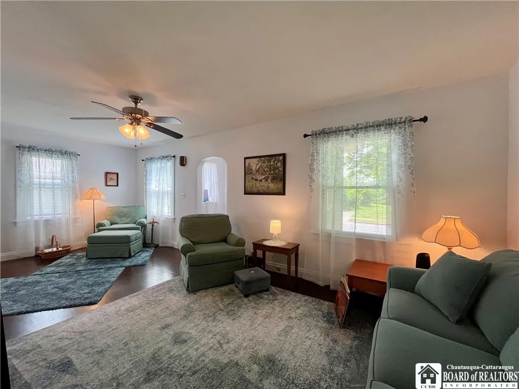 185 Colfax Street, Jamestown, New York 14701, Jamestown, New York 14701, 2 Bedrooms Bedrooms, 6 Rooms Rooms,1 BathroomBathrooms,Residential,For Sale,185 Colfax Street, Jamestown, New York 14701,R1622303