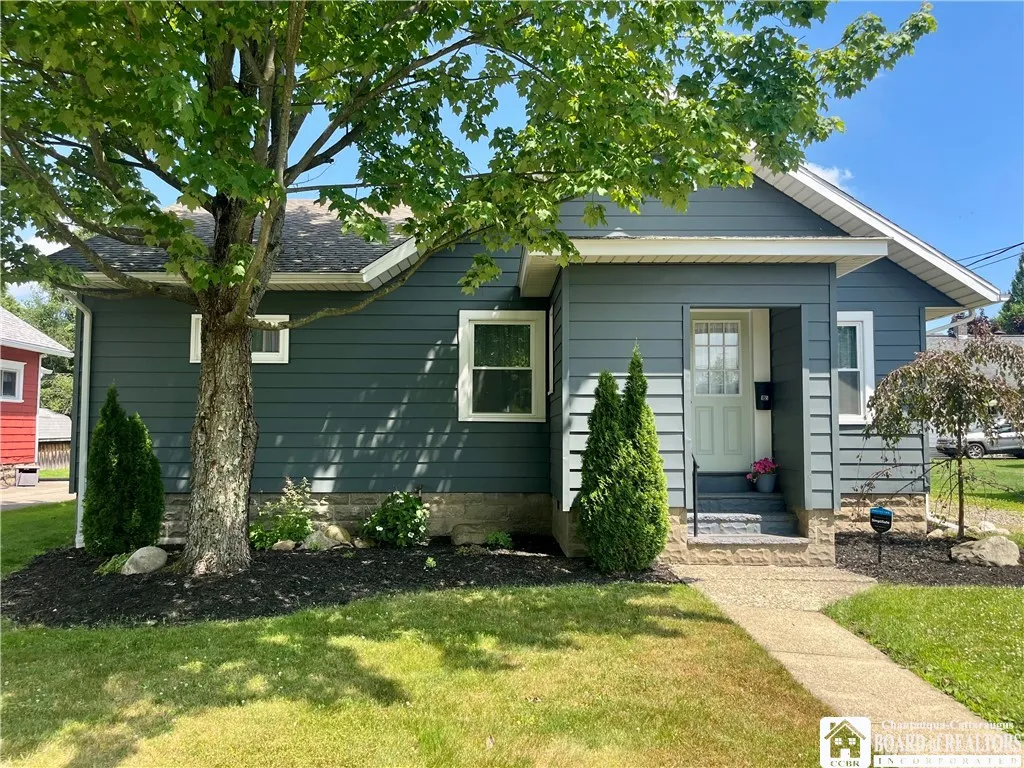 185 Colfax Street, Jamestown, New York 14701, Jamestown, New York 14701, 2 Bedrooms Bedrooms, 6 Rooms Rooms,1 BathroomBathrooms,Residential,For Sale,185 Colfax Street, Jamestown, New York 14701,R1622303