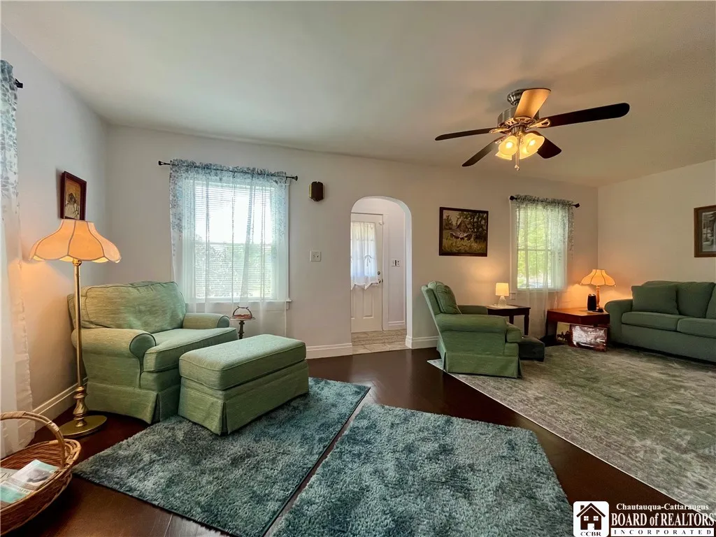 185 Colfax Street, Jamestown, New York 14701, Jamestown, New York 14701, 2 Bedrooms Bedrooms, 6 Rooms Rooms,1 BathroomBathrooms,Residential,For Sale,185 Colfax Street, Jamestown, New York 14701,R1622303