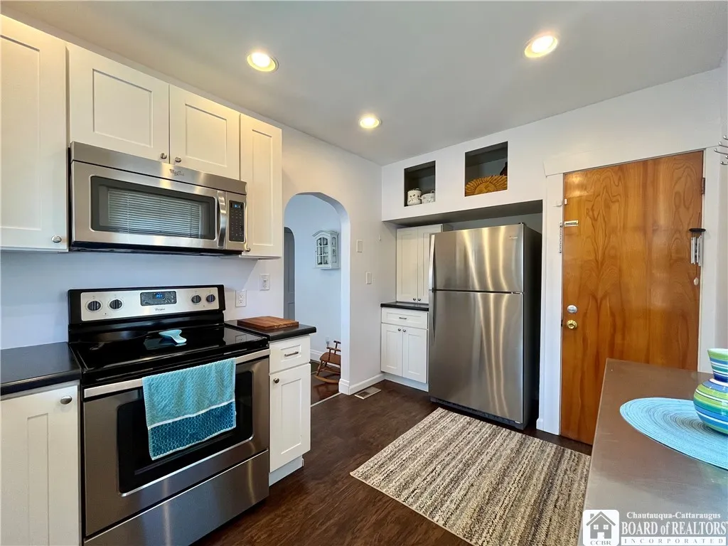185 Colfax Street, Jamestown, New York 14701, Jamestown, New York 14701, 2 Bedrooms Bedrooms, 6 Rooms Rooms,1 BathroomBathrooms,Residential,For Sale,185 Colfax Street, Jamestown, New York 14701,R1622303
