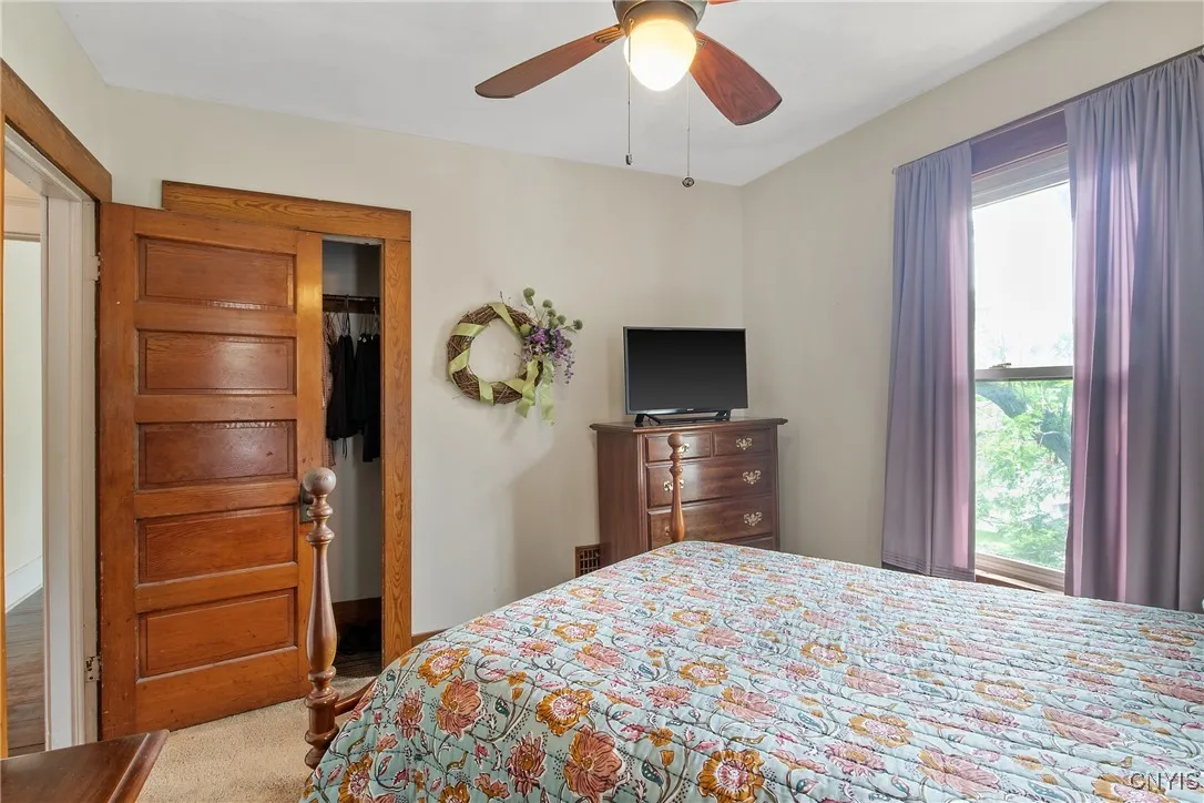 315 Boyden Street, Syracuse, New York 13203, Syracuse, New York 13203, 3 Bedrooms Bedrooms, 7 Rooms Rooms,1 BathroomBathrooms,Residential,For Sale,315 Boyden Street, Syracuse, New York 13203,S1621836