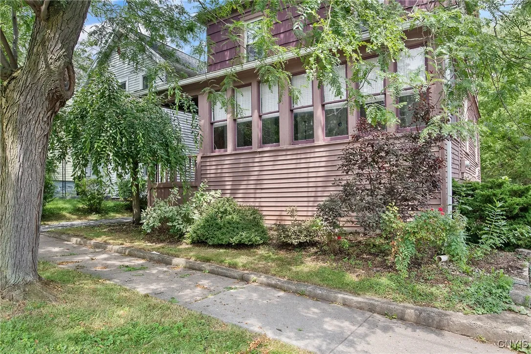 315 Boyden Street, Syracuse, New York 13203, Syracuse, New York 13203, 3 Bedrooms Bedrooms, 7 Rooms Rooms,1 BathroomBathrooms,Residential,For Sale,315 Boyden Street, Syracuse, New York 13203,S1621836