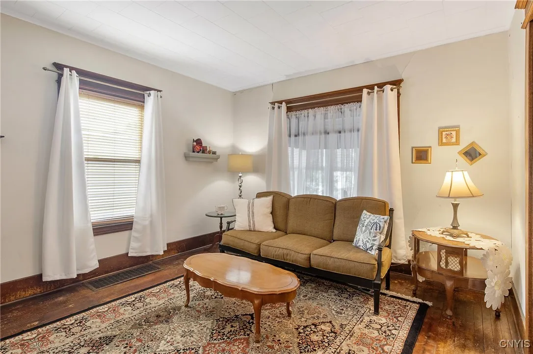 315 Boyden Street, Syracuse, New York 13203, Syracuse, New York 13203, 3 Bedrooms Bedrooms, 7 Rooms Rooms,1 BathroomBathrooms,Residential,For Sale,315 Boyden Street, Syracuse, New York 13203,S1621836