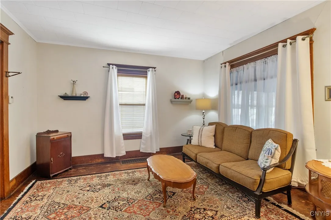 315 Boyden Street, Syracuse, New York 13203, Syracuse, New York 13203, 3 Bedrooms Bedrooms, 7 Rooms Rooms,1 BathroomBathrooms,Residential,For Sale,315 Boyden Street, Syracuse, New York 13203,S1621836