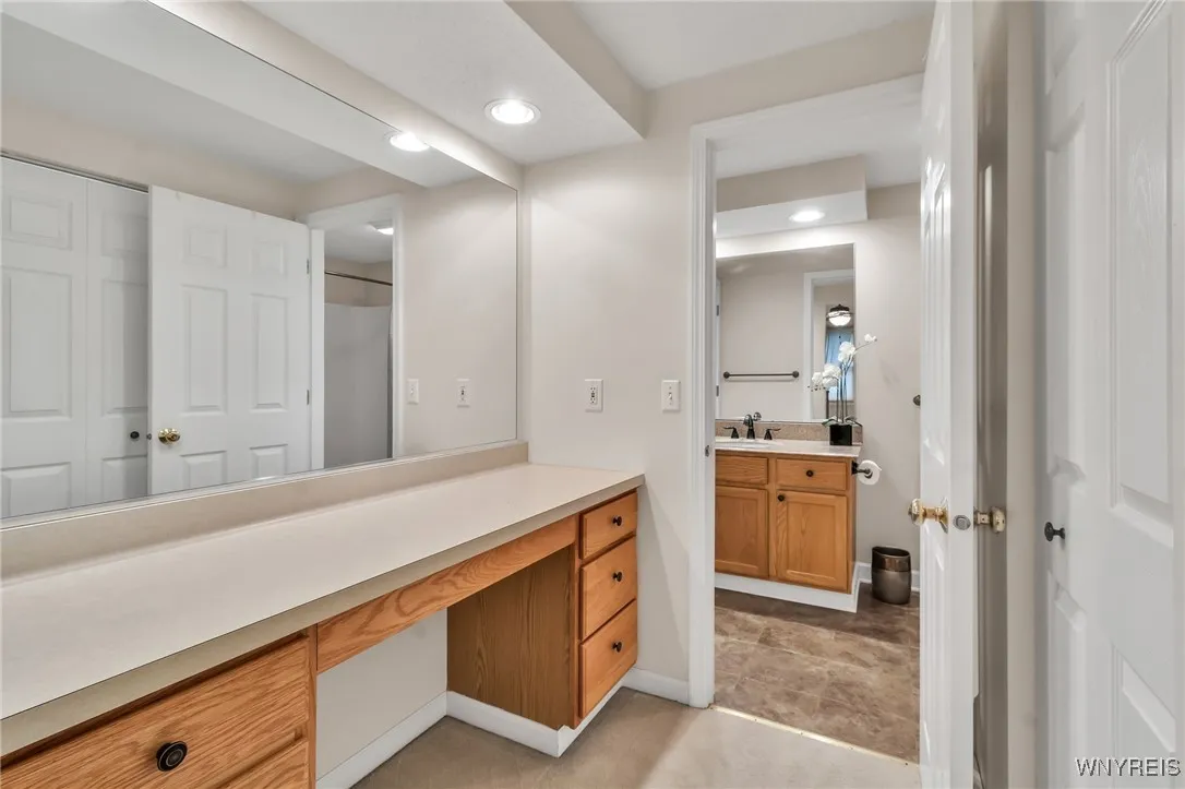 5468 Village Station Circle, Clarence, New York 14, Clarence, New York 14221, 2 Bedrooms Bedrooms, 6 Rooms Rooms,1 BathroomBathrooms,Residential,For Sale,5468 Village Station Circle, Clarence, New York 14,B1622305