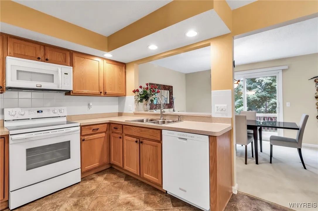 5468 Village Station Circle, Clarence, New York 14, Clarence, New York 14221, 2 Bedrooms Bedrooms, 6 Rooms Rooms,1 BathroomBathrooms,Residential,For Sale,5468 Village Station Circle, Clarence, New York 14,B1622305