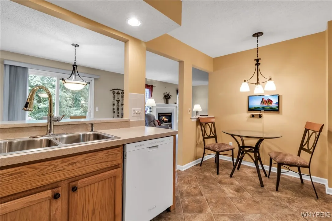 5468 Village Station Circle, Clarence, New York 14, Clarence, New York 14221, 2 Bedrooms Bedrooms, 6 Rooms Rooms,1 BathroomBathrooms,Residential,For Sale,5468 Village Station Circle, Clarence, New York 14,B1622305