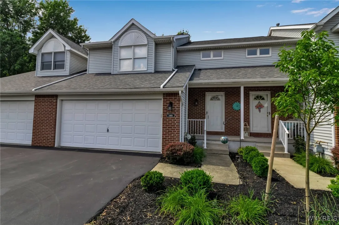 5468 Village Station Circle, Clarence, New York 14, Clarence, New York 14221, 2 Bedrooms Bedrooms, 6 Rooms Rooms,1 BathroomBathrooms,Residential,For Sale,5468 Village Station Circle, Clarence, New York 14,B1622305