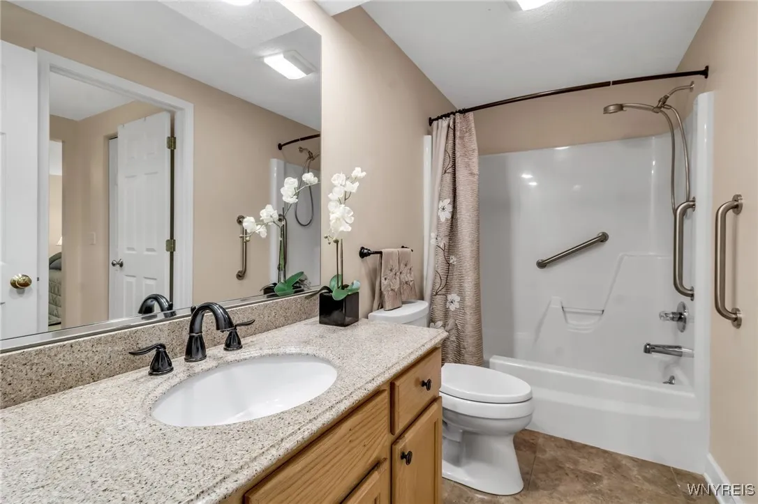 5468 Village Station Circle, Clarence, New York 14, Clarence, New York 14221, 2 Bedrooms Bedrooms, 6 Rooms Rooms,1 BathroomBathrooms,Residential,For Sale,5468 Village Station Circle, Clarence, New York 14,B1622305