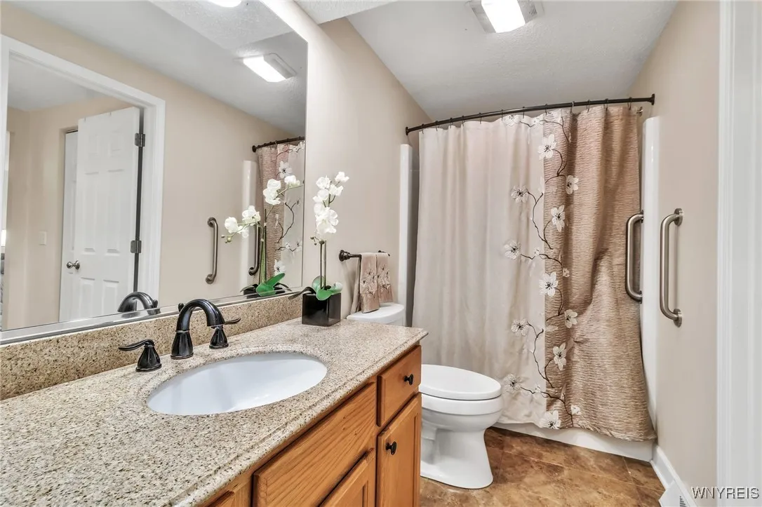 5468 Village Station Circle, Clarence, New York 14, Clarence, New York 14221, 2 Bedrooms Bedrooms, 6 Rooms Rooms,1 BathroomBathrooms,Residential,For Sale,5468 Village Station Circle, Clarence, New York 14,B1622305