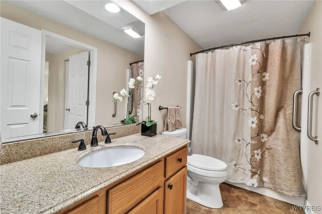 5468 Village Station Circle, Clarence, New York 14, Clarence, New York 14221, 2 Bedrooms Bedrooms, 6 Rooms Rooms,1 BathroomBathrooms,Residential,For Sale,5468 Village Station Circle, Clarence, New York 14,B1622305