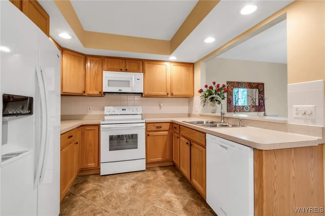 5468 Village Station Circle, Clarence, New York 14, Clarence, New York 14221, 2 Bedrooms Bedrooms, 6 Rooms Rooms,1 BathroomBathrooms,Residential,For Sale,5468 Village Station Circle, Clarence, New York 14,B1622305