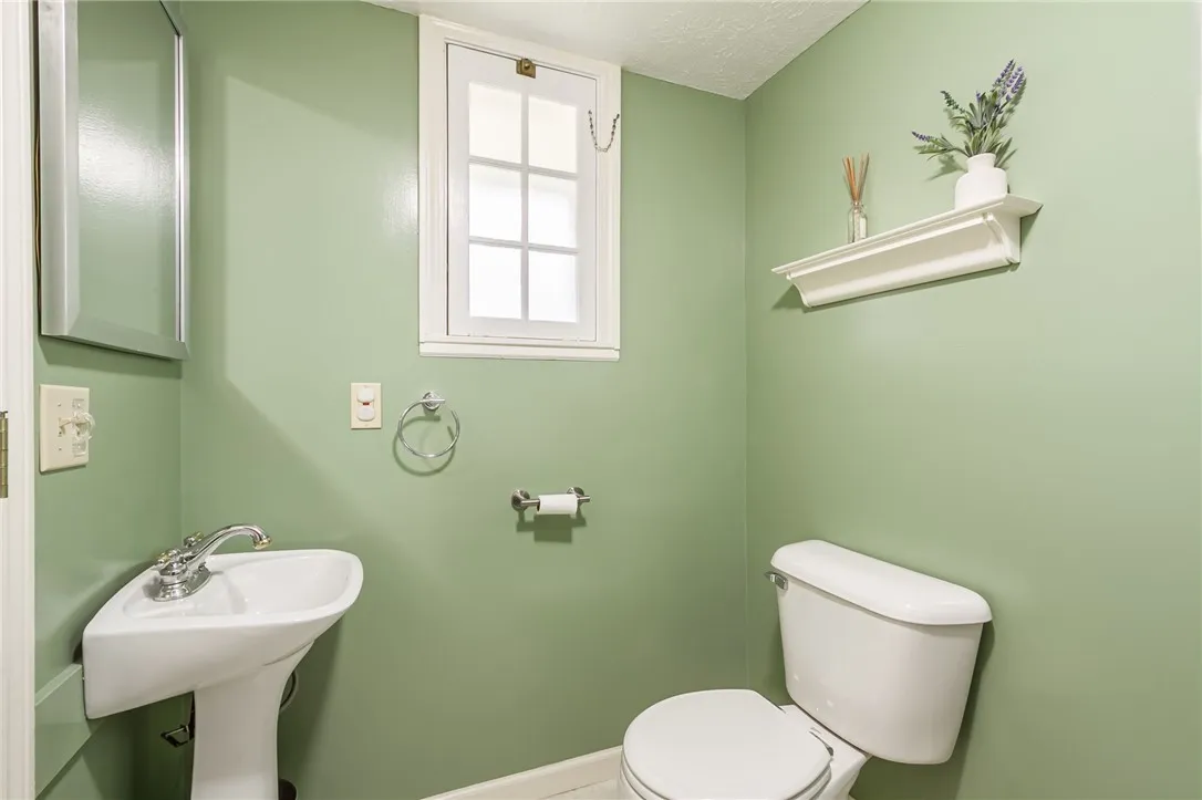 8480 Columbia Street, Richmond, New York 14471, Richmond, New York 14471, 1 Bedroom Bedrooms, 4 Rooms Rooms,1 BathroomBathrooms,Residential,For Sale,8480 Columbia Street, Richmond, New York 14471,R1622302