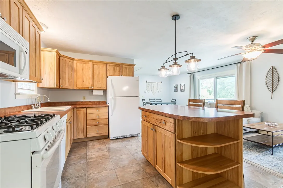 8480 Columbia Street, Richmond, New York 14471, Richmond, New York 14471, 1 Bedroom Bedrooms, 4 Rooms Rooms,1 BathroomBathrooms,Residential,For Sale,8480 Columbia Street, Richmond, New York 14471,R1622302