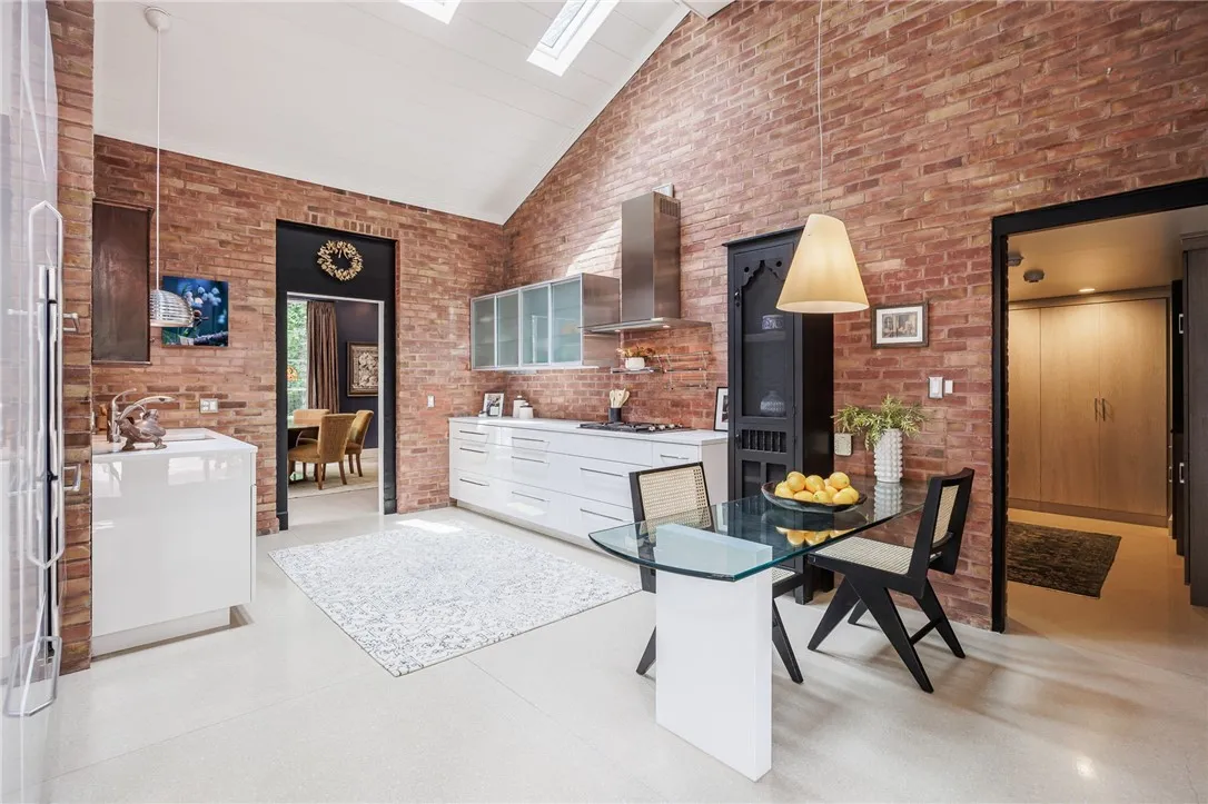 3399 Elmwood Avenue, Brighton, New York 14610, Brighton, New York 14610, 3 Bedrooms Bedrooms, 7 Rooms Rooms,3 BathroomsBathrooms,Residential,For Sale,3399 Elmwood Avenue, Brighton, New York 14610,R1618291