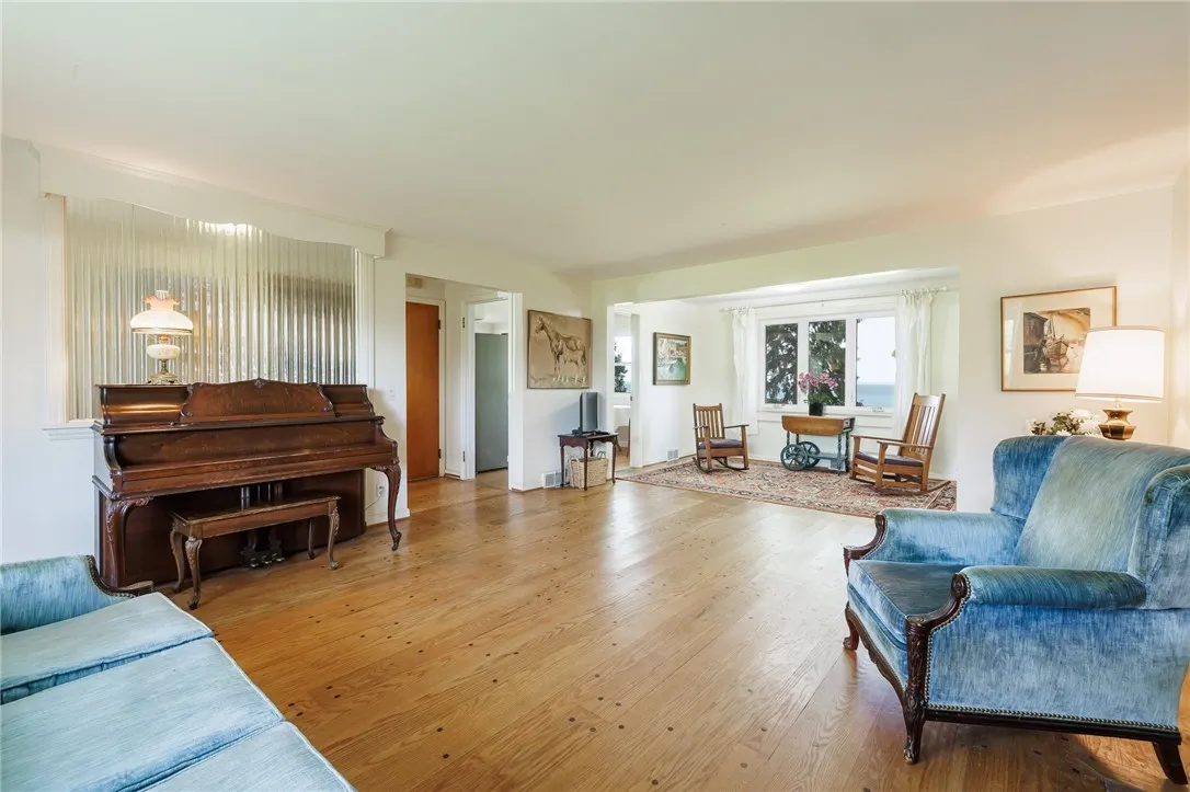 760 Beach Avenue, Rochester, New York 14612, Rochester, New York 14612, 3 Bedrooms Bedrooms, 7 Rooms Rooms,1 BathroomBathrooms,Residential,For Sale,760 Beach Avenue, Rochester, New York 14612,R1622631