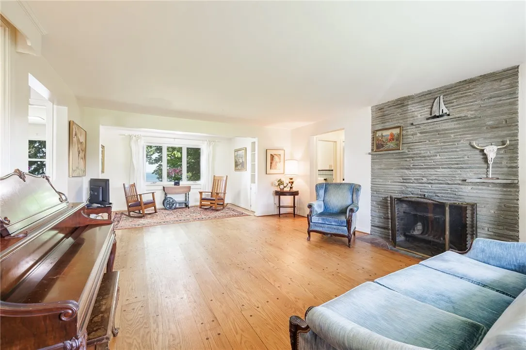 760 Beach Avenue, Rochester, New York 14612, Rochester, New York 14612, 3 Bedrooms Bedrooms, 7 Rooms Rooms,1 BathroomBathrooms,Residential,For Sale,760 Beach Avenue, Rochester, New York 14612,R1622631