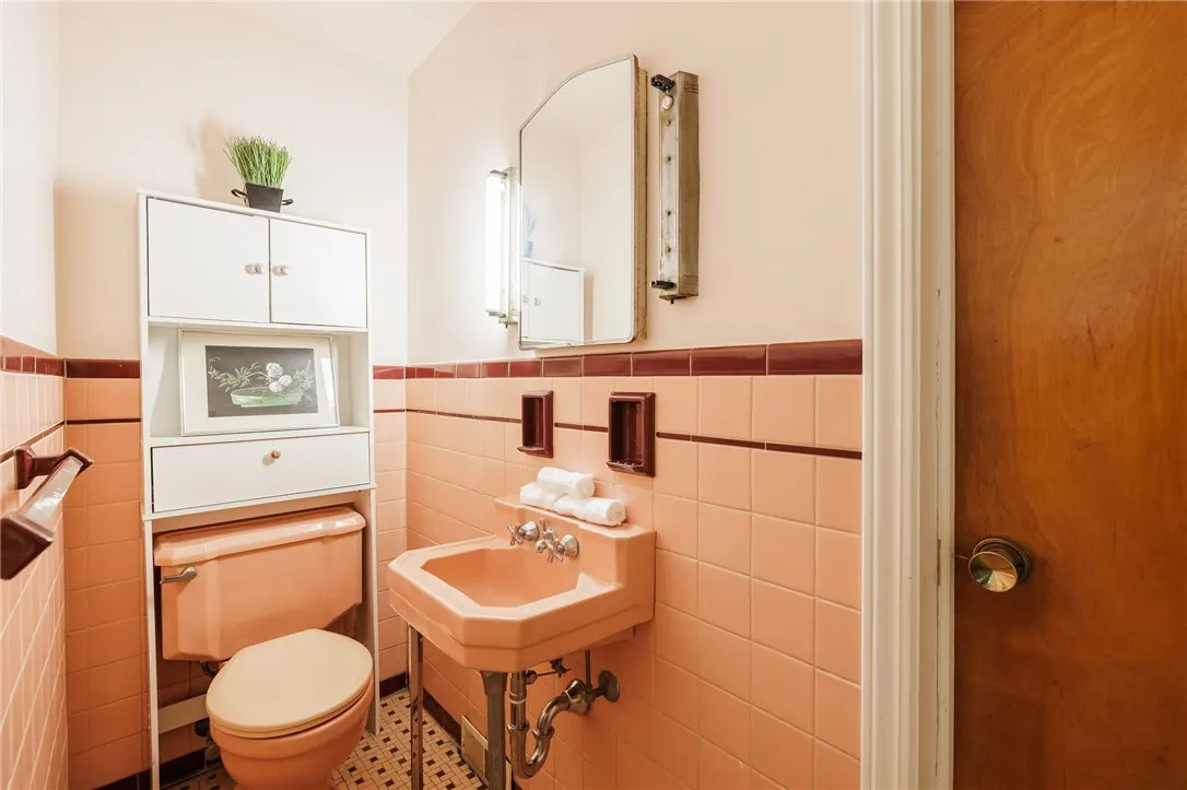 760 Beach Avenue, Rochester, New York 14612, Rochester, New York 14612, 3 Bedrooms Bedrooms, 7 Rooms Rooms,1 BathroomBathrooms,Residential,For Sale,760 Beach Avenue, Rochester, New York 14612,R1622631