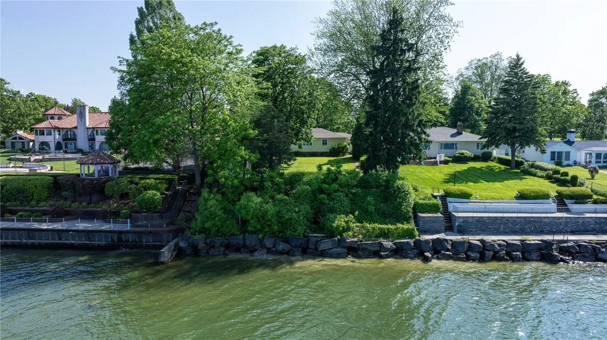 760 Beach Avenue, Rochester, New York 14612, Rochester, New York 14612, 3 Bedrooms Bedrooms, 7 Rooms Rooms,1 BathroomBathrooms,Residential,For Sale,760 Beach Avenue, Rochester, New York 14612,R1622631