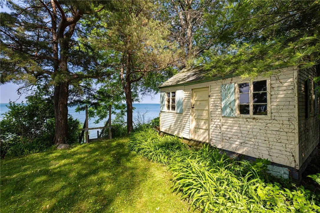 760 Beach Avenue, Rochester, New York 14612, Rochester, New York 14612, 3 Bedrooms Bedrooms, 7 Rooms Rooms,1 BathroomBathrooms,Residential,For Sale,760 Beach Avenue, Rochester, New York 14612,R1622631