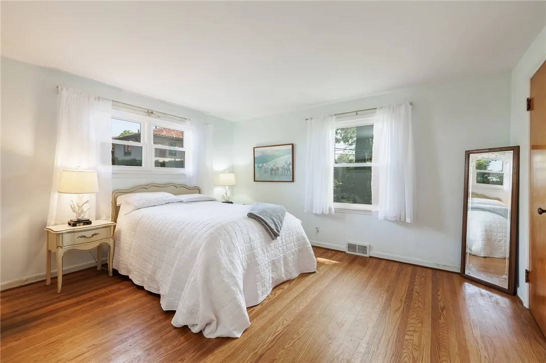 760 Beach Avenue, Rochester, New York 14612, Rochester, New York 14612, 3 Bedrooms Bedrooms, 7 Rooms Rooms,1 BathroomBathrooms,Residential,For Sale,760 Beach Avenue, Rochester, New York 14612,R1622631