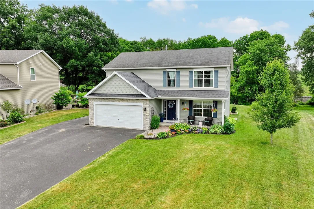111 Southend Square, Henrietta, New York 14586, Henrietta, New York 14586, 3 Bedrooms Bedrooms, 7 Rooms Rooms,2 BathroomsBathrooms,Residential,For Sale,111 Southend Square, Henrietta, New York 14586,R1619984