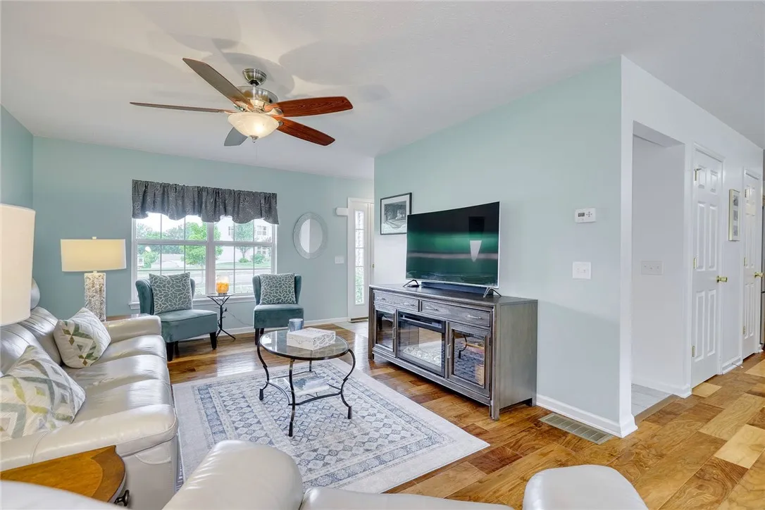 111 Southend Square, Henrietta, New York 14586, Henrietta, New York 14586, 3 Bedrooms Bedrooms, 7 Rooms Rooms,2 BathroomsBathrooms,Residential,For Sale,111 Southend Square, Henrietta, New York 14586,R1619984