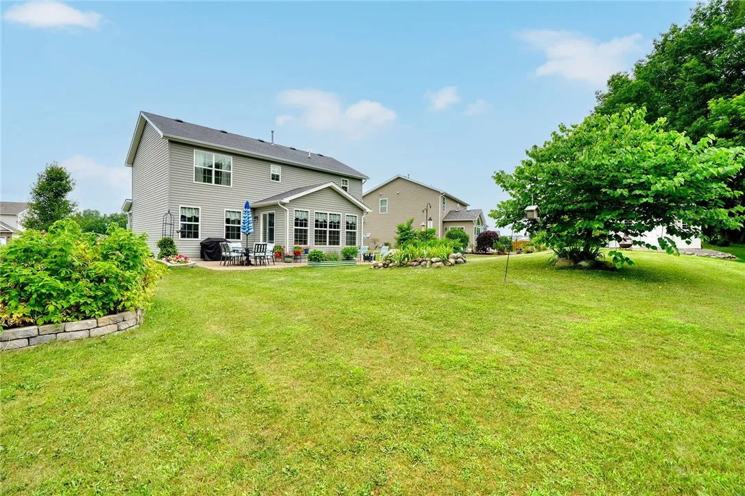 111 Southend Square, Henrietta, New York 14586, Henrietta, New York 14586, 3 Bedrooms Bedrooms, 7 Rooms Rooms,2 BathroomsBathrooms,Residential,For Sale,111 Southend Square, Henrietta, New York 14586,R1619984