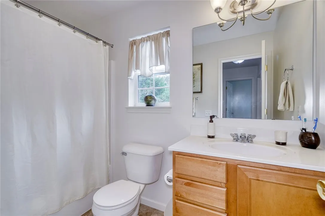 111 Southend Square, Henrietta, New York 14586, Henrietta, New York 14586, 3 Bedrooms Bedrooms, 7 Rooms Rooms,2 BathroomsBathrooms,Residential,For Sale,111 Southend Square, Henrietta, New York 14586,R1619984
