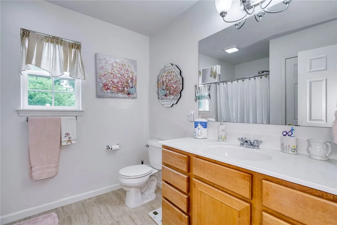 111 Southend Square, Henrietta, New York 14586, Henrietta, New York 14586, 3 Bedrooms Bedrooms, 7 Rooms Rooms,2 BathroomsBathrooms,Residential,For Sale,111 Southend Square, Henrietta, New York 14586,R1619984