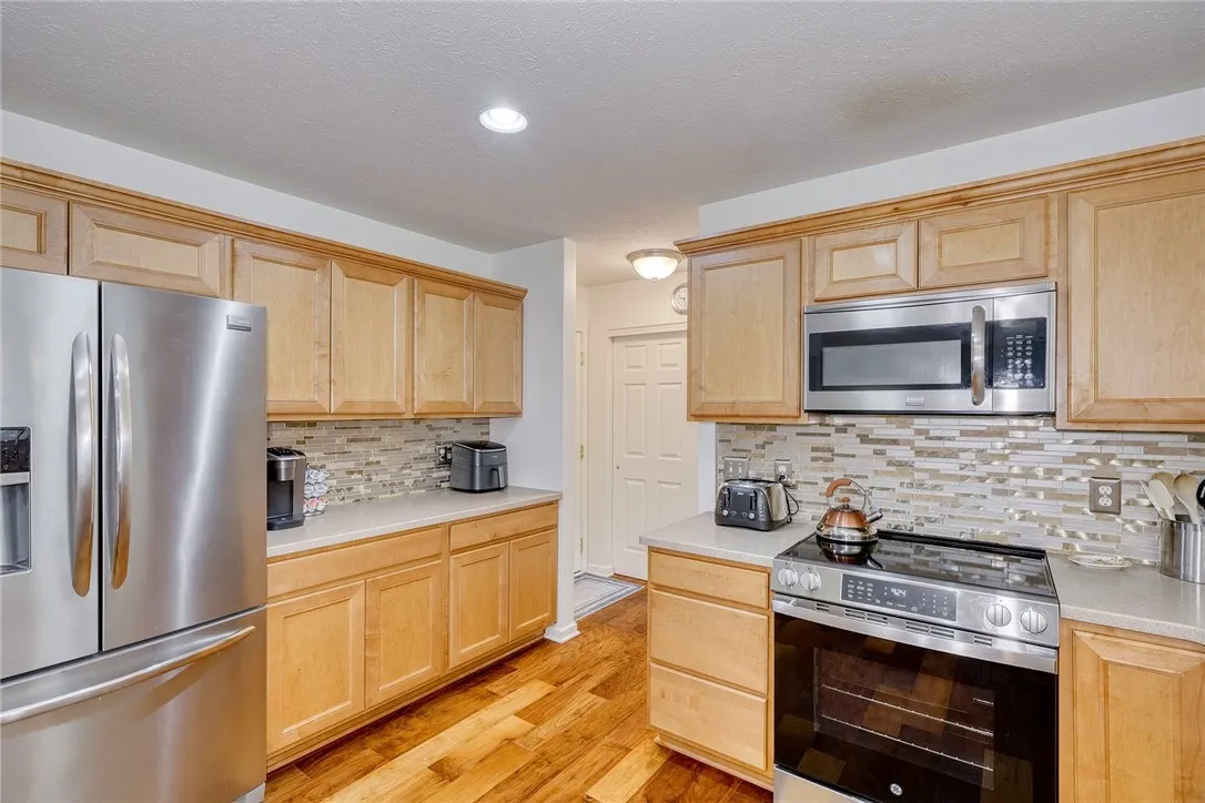 111 Southend Square, Henrietta, New York 14586, Henrietta, New York 14586, 3 Bedrooms Bedrooms, 7 Rooms Rooms,2 BathroomsBathrooms,Residential,For Sale,111 Southend Square, Henrietta, New York 14586,R1619984