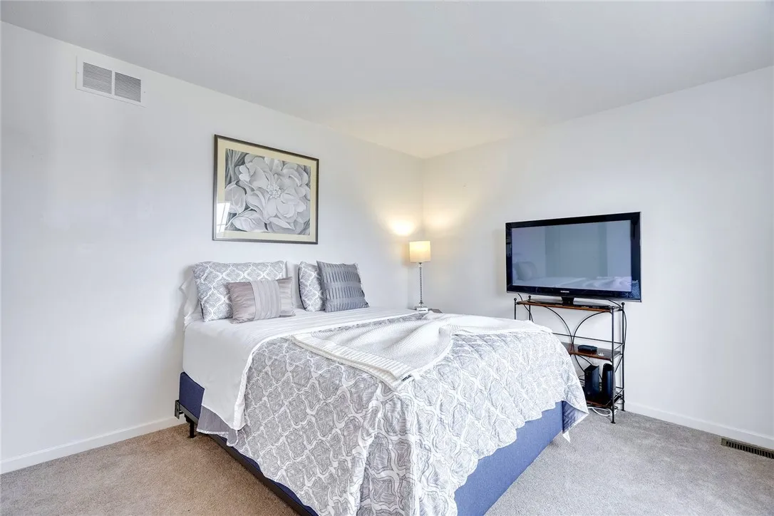 111 Southend Square, Henrietta, New York 14586, Henrietta, New York 14586, 3 Bedrooms Bedrooms, 7 Rooms Rooms,2 BathroomsBathrooms,Residential,For Sale,111 Southend Square, Henrietta, New York 14586,R1619984