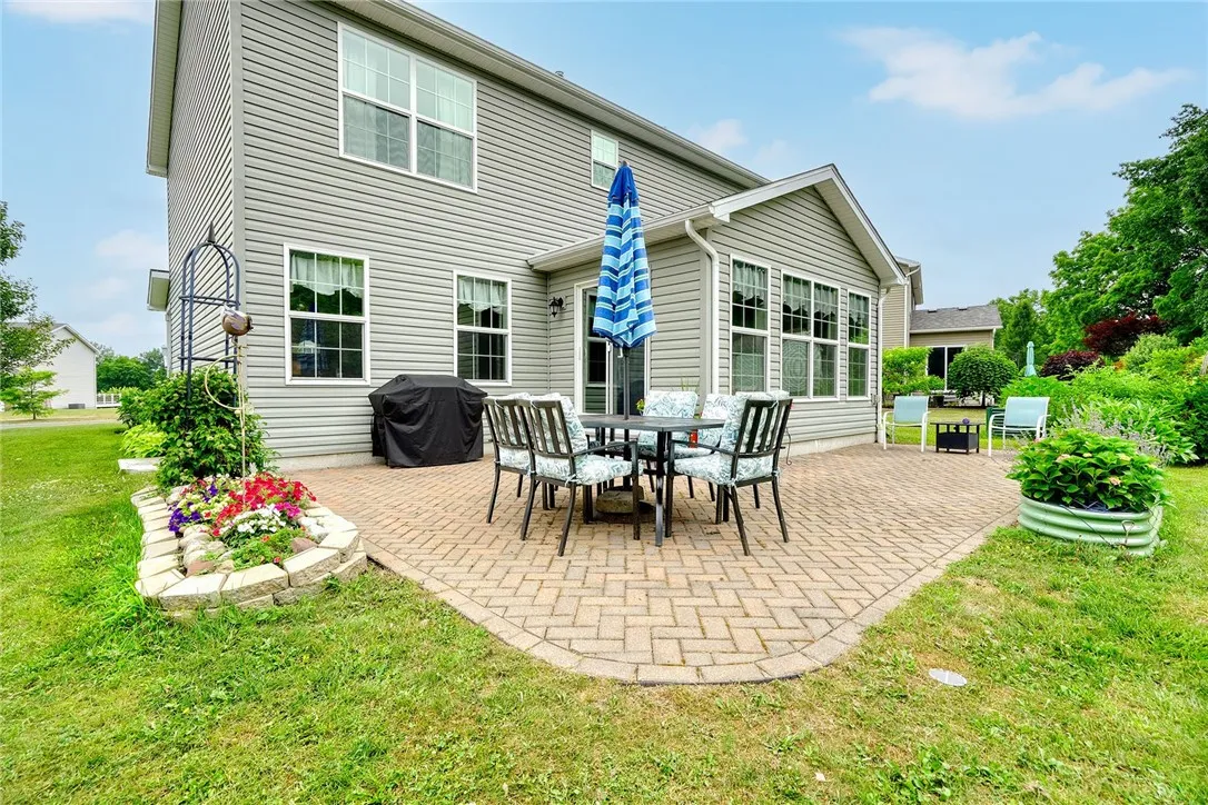 111 Southend Square, Henrietta, New York 14586, Henrietta, New York 14586, 3 Bedrooms Bedrooms, 7 Rooms Rooms,2 BathroomsBathrooms,Residential,For Sale,111 Southend Square, Henrietta, New York 14586,R1619984