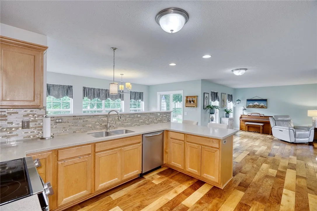 111 Southend Square, Henrietta, New York 14586, Henrietta, New York 14586, 3 Bedrooms Bedrooms, 7 Rooms Rooms,2 BathroomsBathrooms,Residential,For Sale,111 Southend Square, Henrietta, New York 14586,R1619984