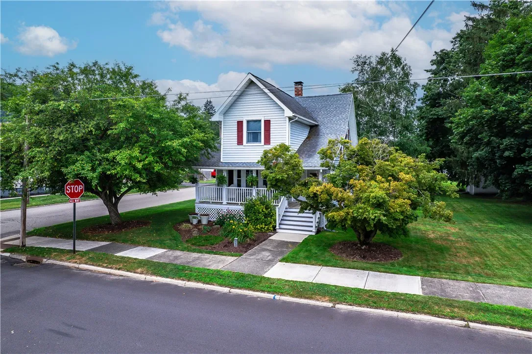 121 Reynolds Avenue, Corning City, New York 14830, Corning City, New York 14830, 3 Bedrooms Bedrooms, 9 Rooms Rooms,1 BathroomBathrooms,Residential,For Sale,121 Reynolds Avenue, Corning City, New York 14830,R1622220