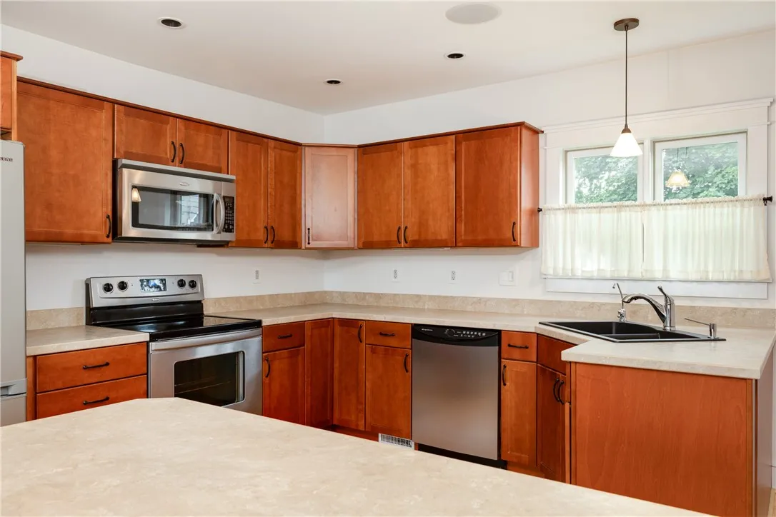 121 Reynolds Avenue, Corning City, New York 14830, Corning City, New York 14830, 3 Bedrooms Bedrooms, 9 Rooms Rooms,1 BathroomBathrooms,Residential,For Sale,121 Reynolds Avenue, Corning City, New York 14830,R1622220