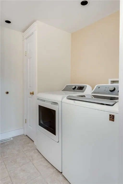 121 Reynolds Avenue, Corning City, New York 14830, Corning City, New York 14830, 3 Bedrooms Bedrooms, 9 Rooms Rooms,1 BathroomBathrooms,Residential,For Sale,121 Reynolds Avenue, Corning City, New York 14830,R1622220