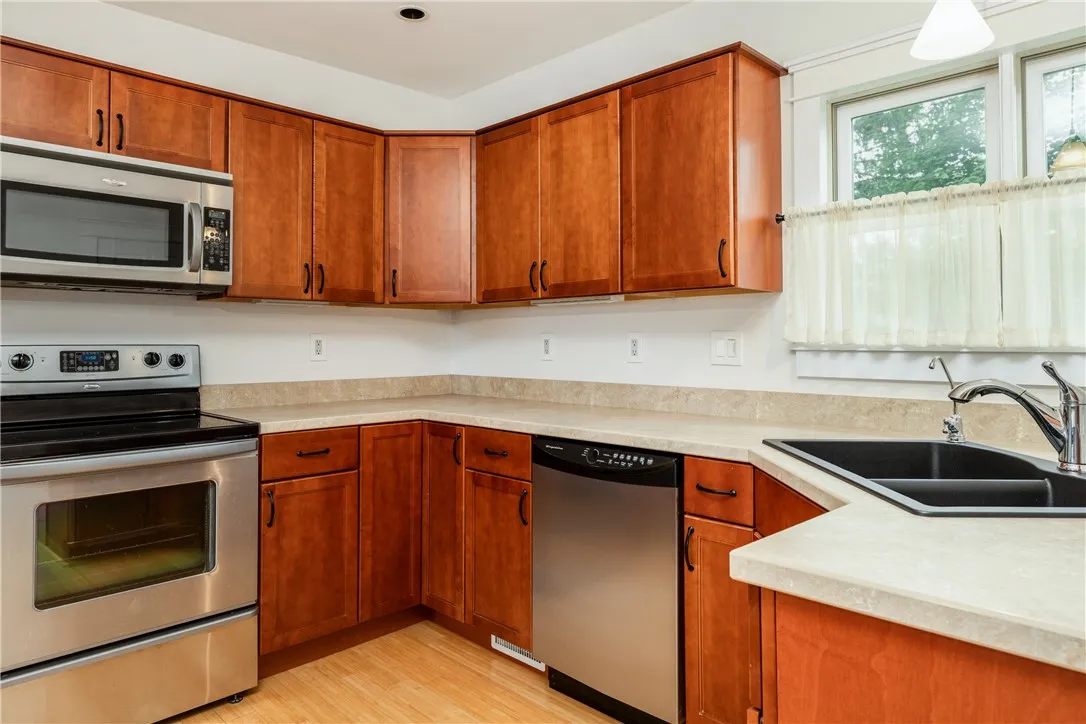 121 Reynolds Avenue, Corning City, New York 14830, Corning City, New York 14830, 3 Bedrooms Bedrooms, 9 Rooms Rooms,1 BathroomBathrooms,Residential,For Sale,121 Reynolds Avenue, Corning City, New York 14830,R1622220