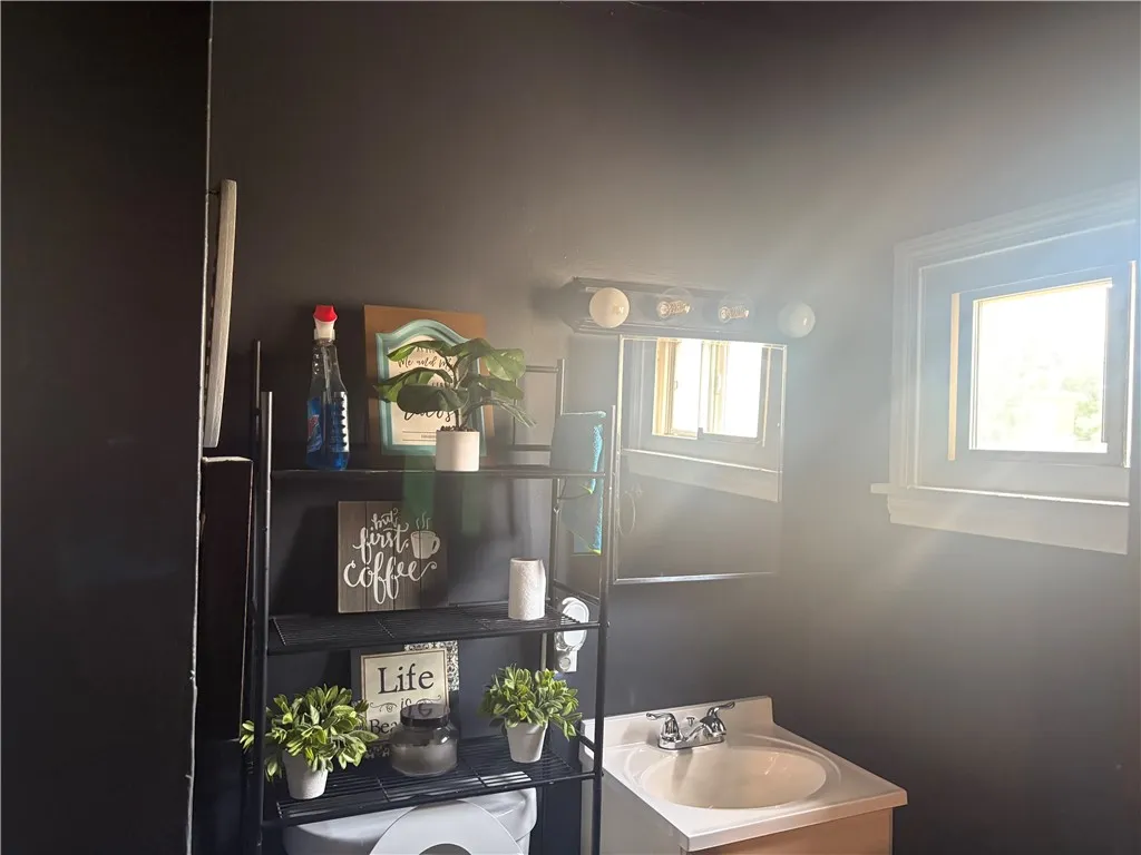 1139 Saint Paul Street, Rochester, New York 14621, Rochester, New York 14621, 10 Bedrooms Bedrooms, ,4 BathroomsBathrooms,Residential,For Sale,1139 Saint Paul Street, Rochester, New York 14621,R1622585
