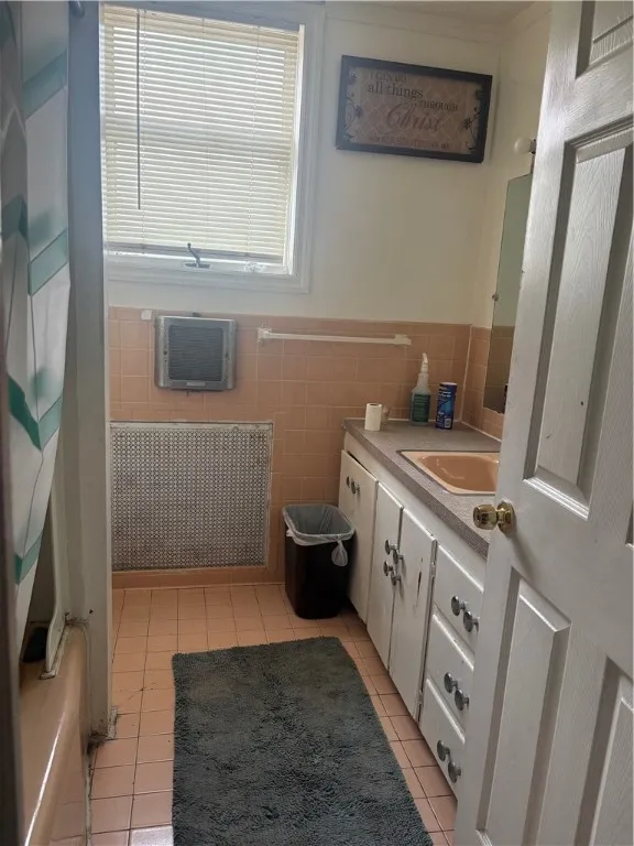 1139 Saint Paul Street, Rochester, New York 14621, Rochester, New York 14621, 10 Bedrooms Bedrooms, ,4 BathroomsBathrooms,Residential,For Sale,1139 Saint Paul Street, Rochester, New York 14621,R1622585