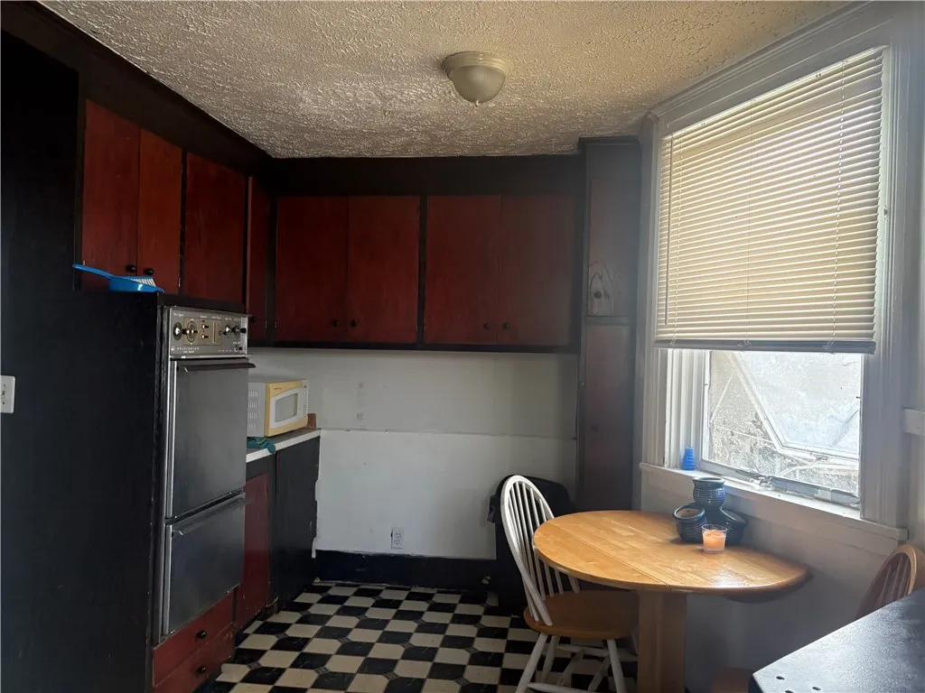 1139 Saint Paul Street, Rochester, New York 14621, Rochester, New York 14621, 10 Bedrooms Bedrooms, ,4 BathroomsBathrooms,Residential,For Sale,1139 Saint Paul Street, Rochester, New York 14621,R1622585