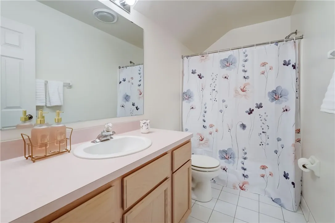 113 Churchview Lane, Henrietta, New York 14534, Henrietta, New York 14534, 3 Bedrooms Bedrooms, 7 Rooms Rooms,2 BathroomsBathrooms,Residential,For Sale,113 Churchview Lane, Henrietta, New York 14534,R1617590